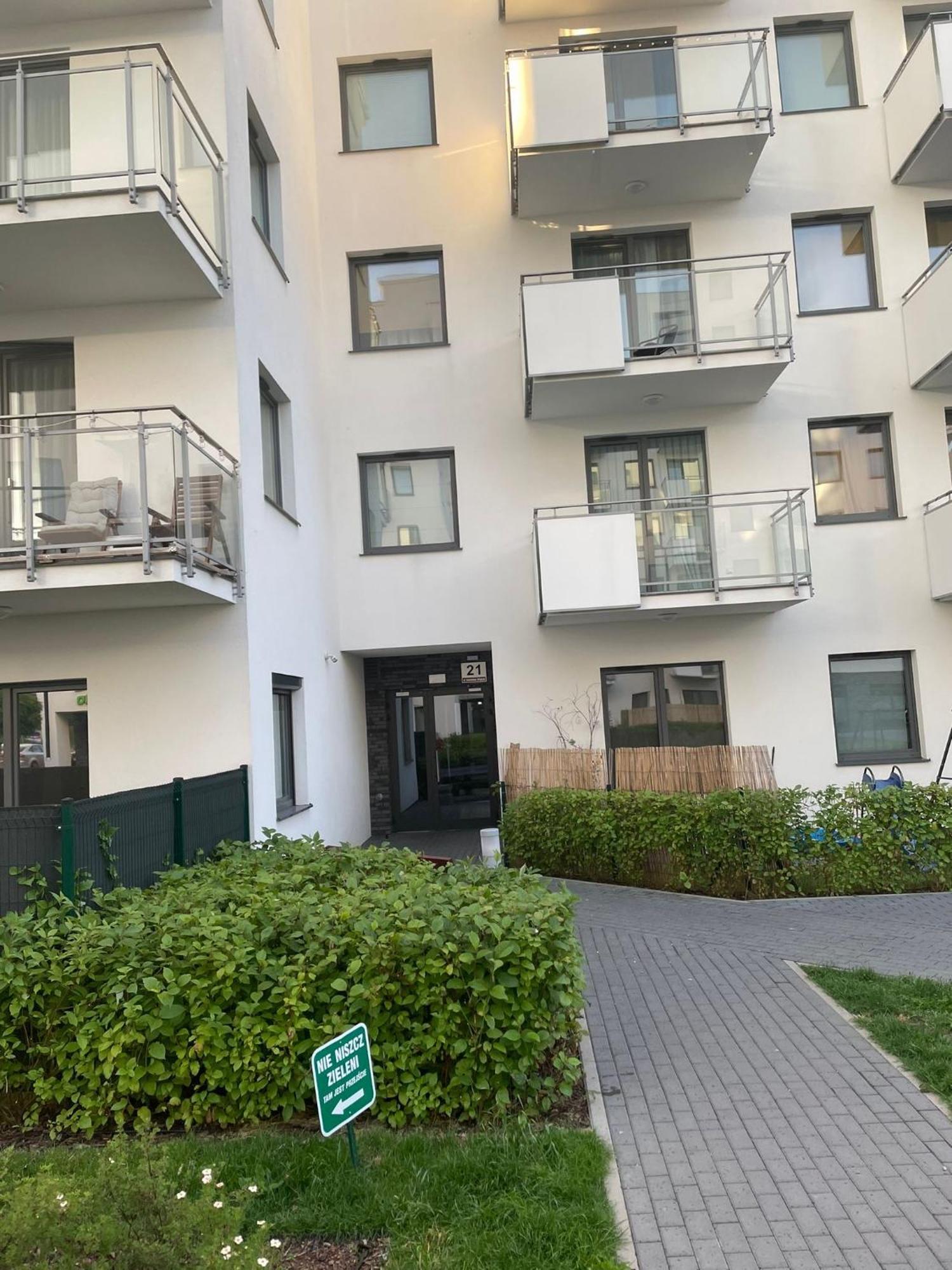Apartment Grass 21